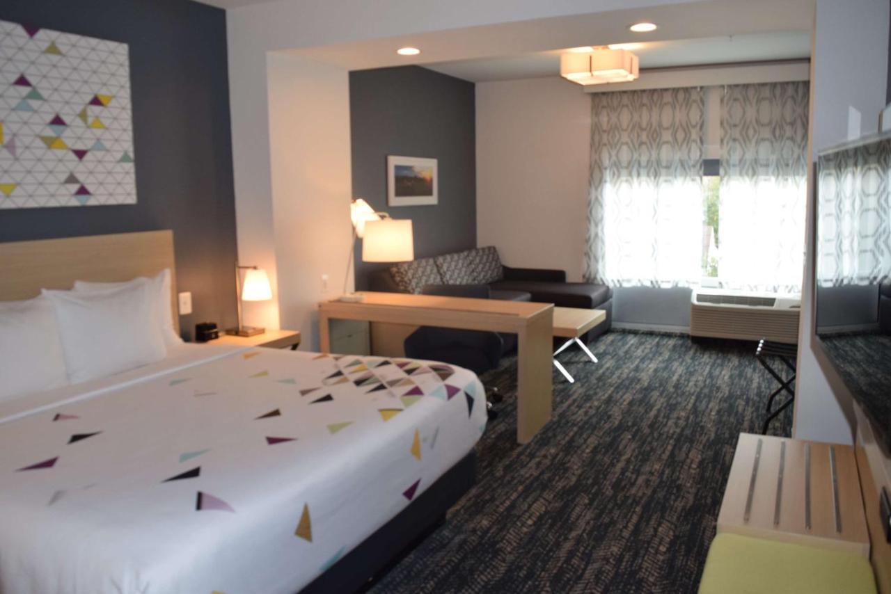 La Quinta Inn & Suites By Wyndham Manassas, Va- Dulles Airport Экстерьер фото